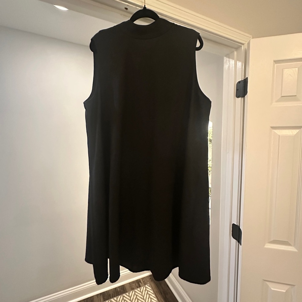Elegant Tie-Back Black Sleeveless Dress